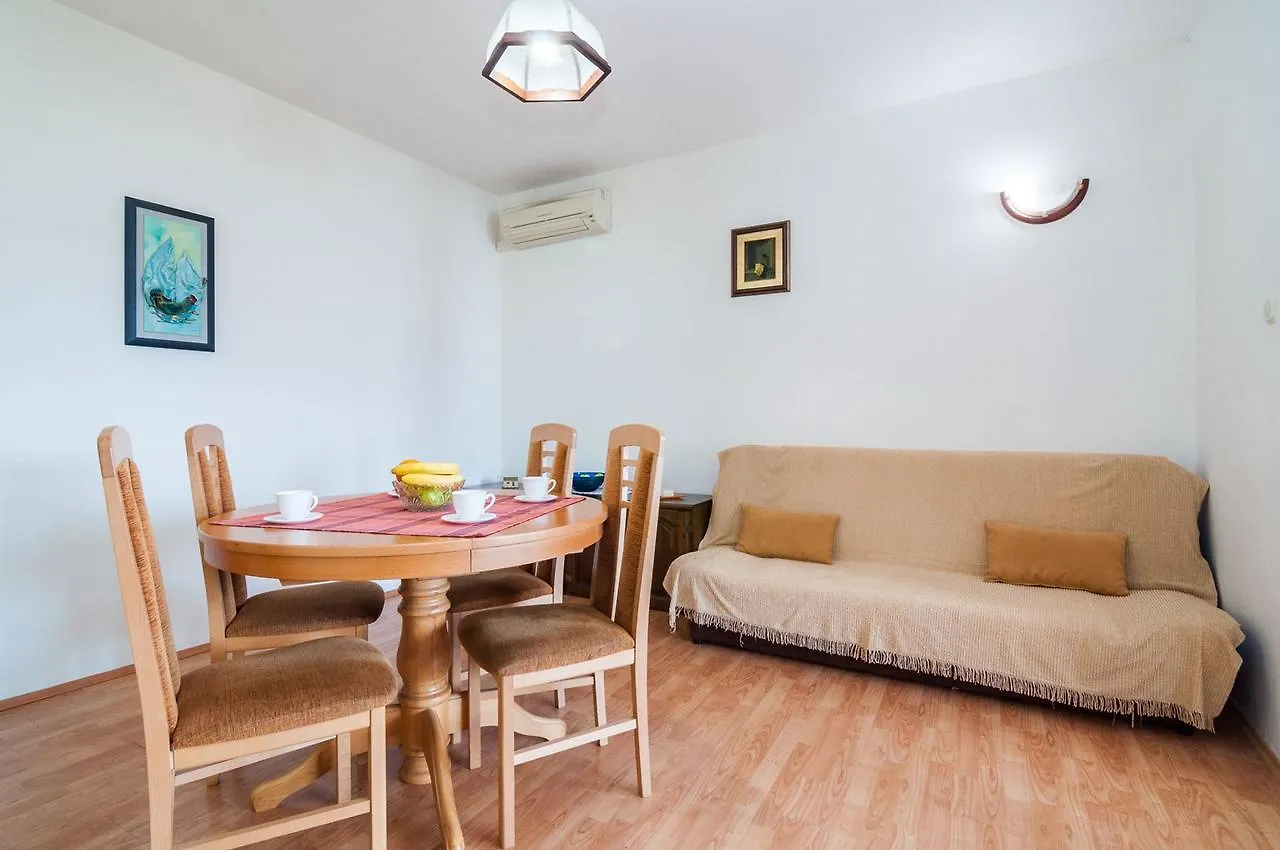 Apartments Cvita Углян