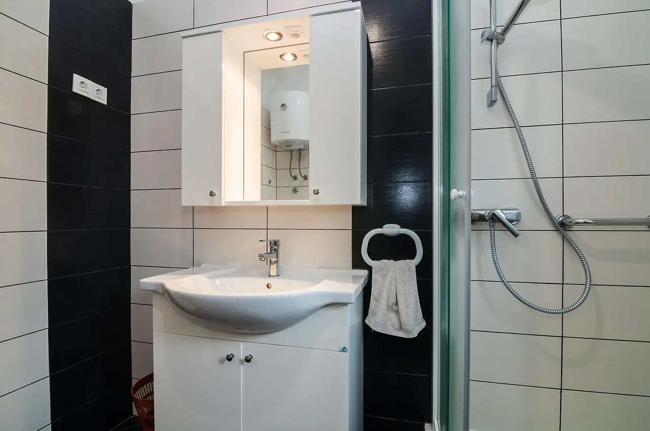Apartments Cvita Углян